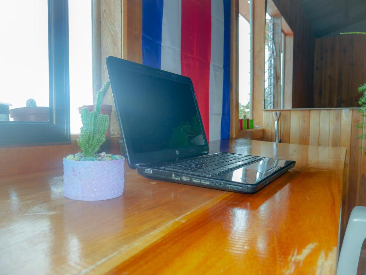 Monte Los Lirios Lodge Монте-Верде Экстерьер фото